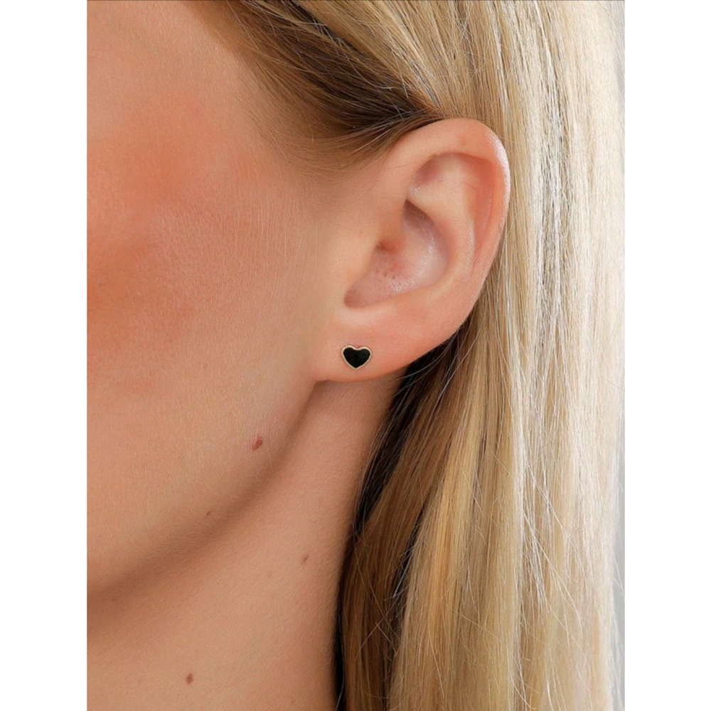 Heart stud earrings